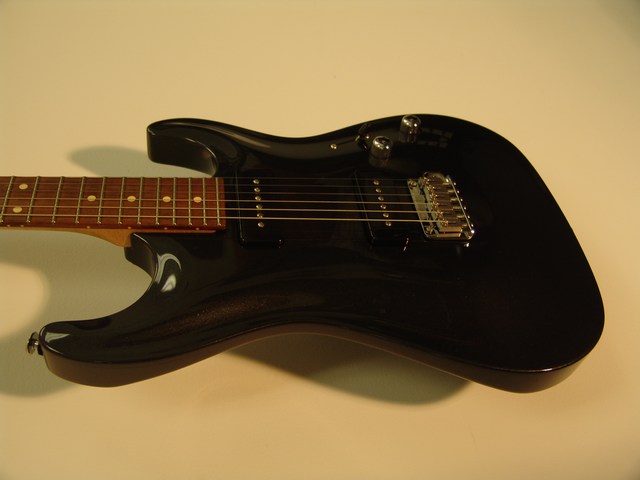 Suhr-Carve-Top-Metallic-Grey-P90-4.jpg (640x480 -- 0 bytes)